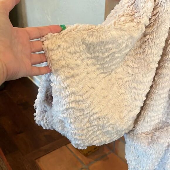 Democracy Ivory faux fur open jacket with pockets, L! - Picture 6 of 10